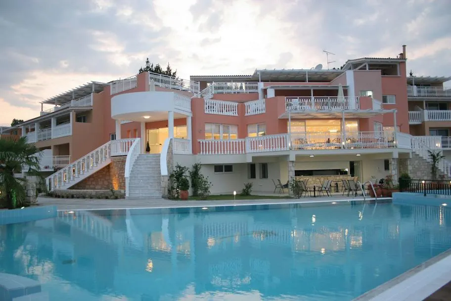 Belvedere Hotel, Vassilikos