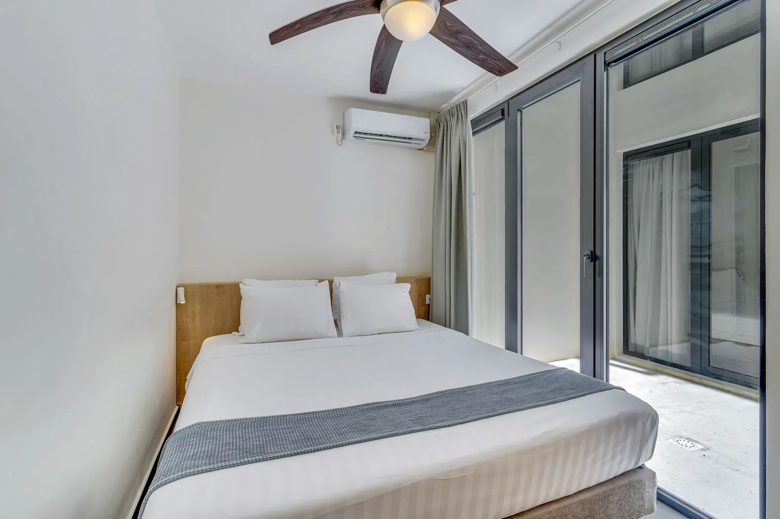 Grand Windsock Dive & Beach Resort