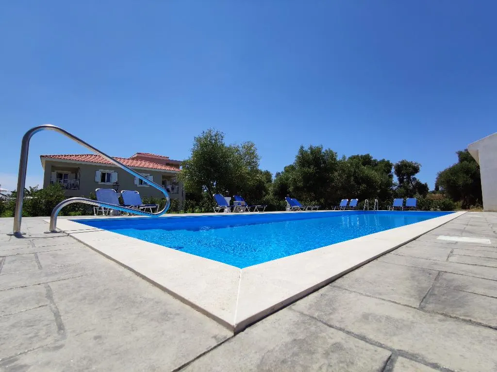 Casa De Rosa Apartments, Svoronata