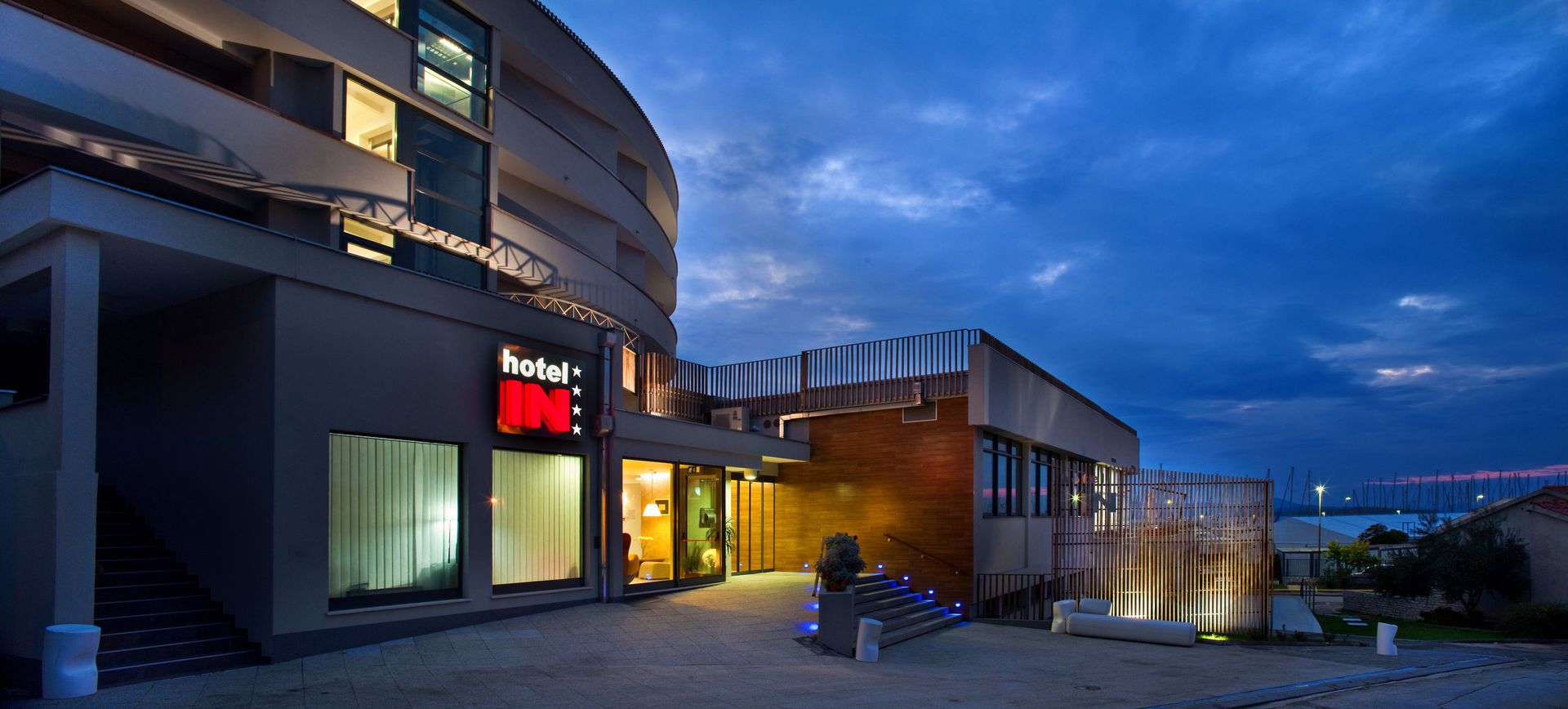 Hotel In — 2
