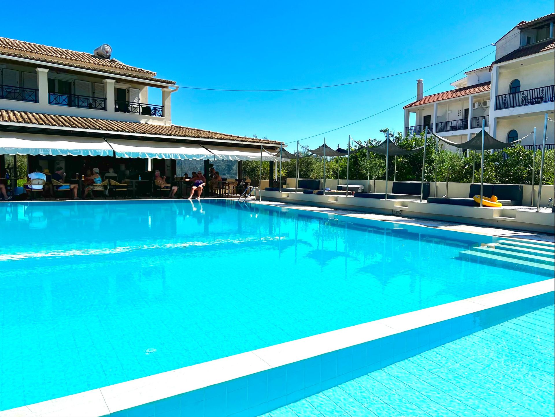 Bruskos Hotel & Suites, Agios Georgios