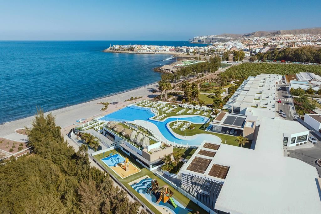 Resort Cordial Santa Águeda & Perchel Beach Club — 2