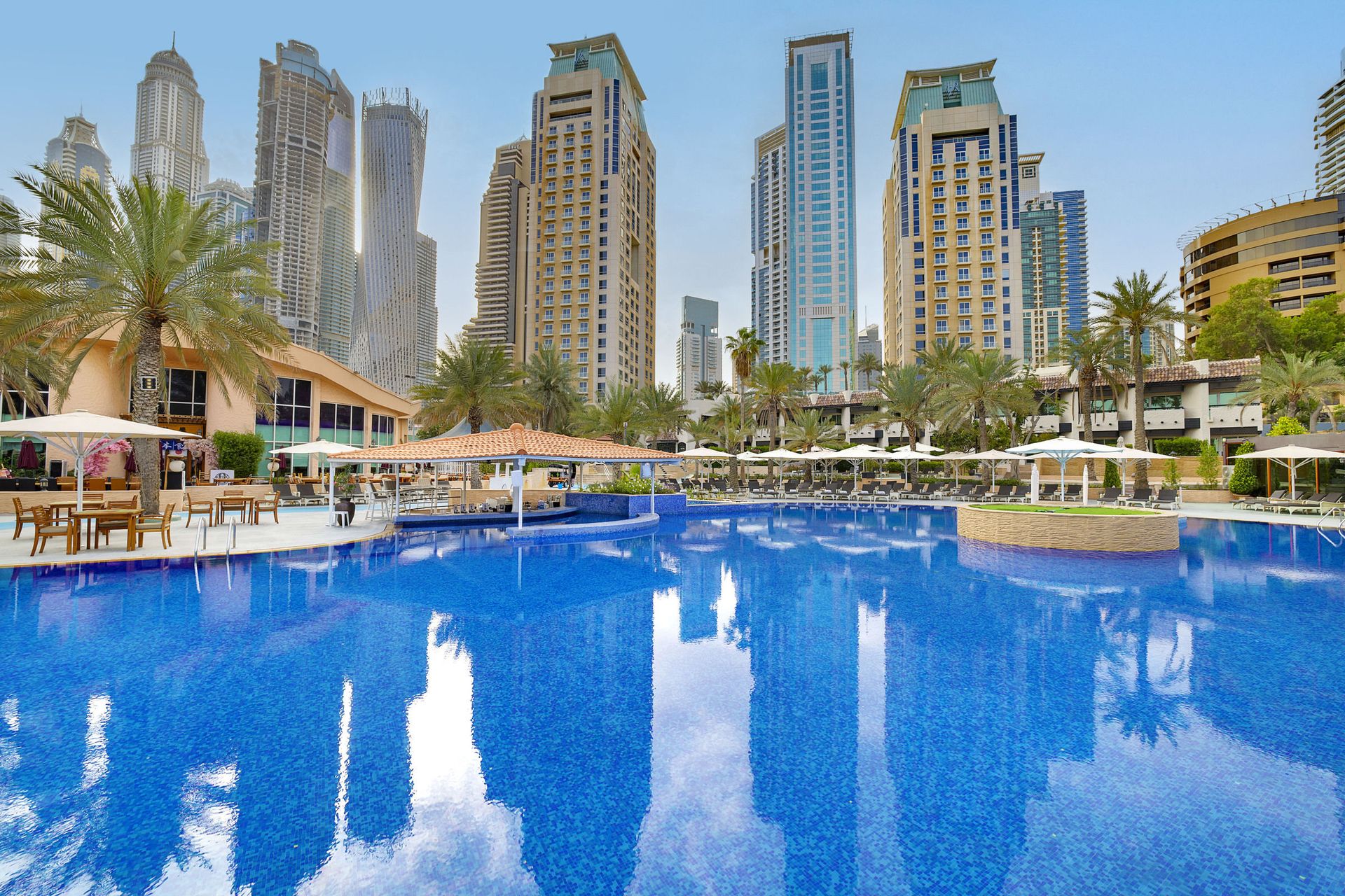 Al Habtoor Grand Resort, Autograph Collection — 2