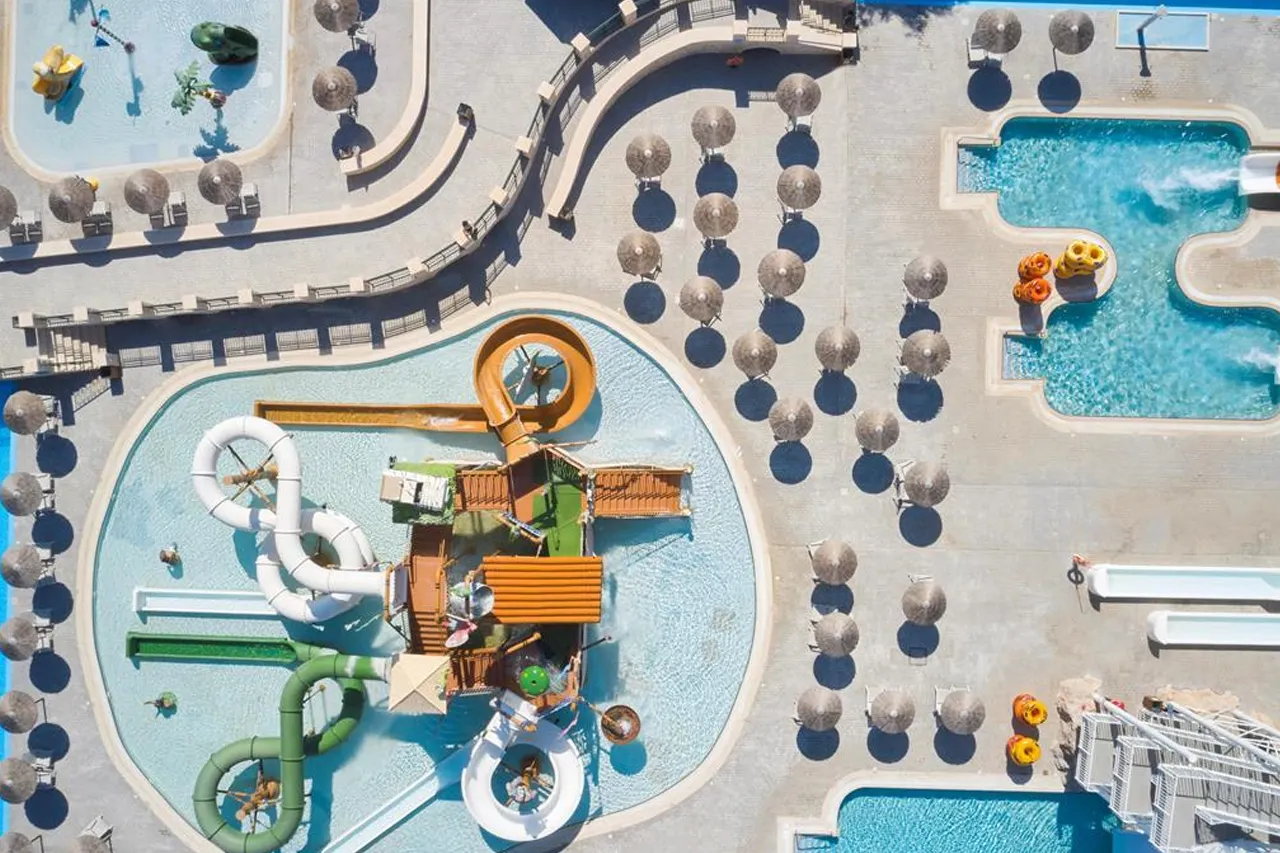 Op zoek naar een hotel met glijbanen op Rhodos? Hier moet je heen!