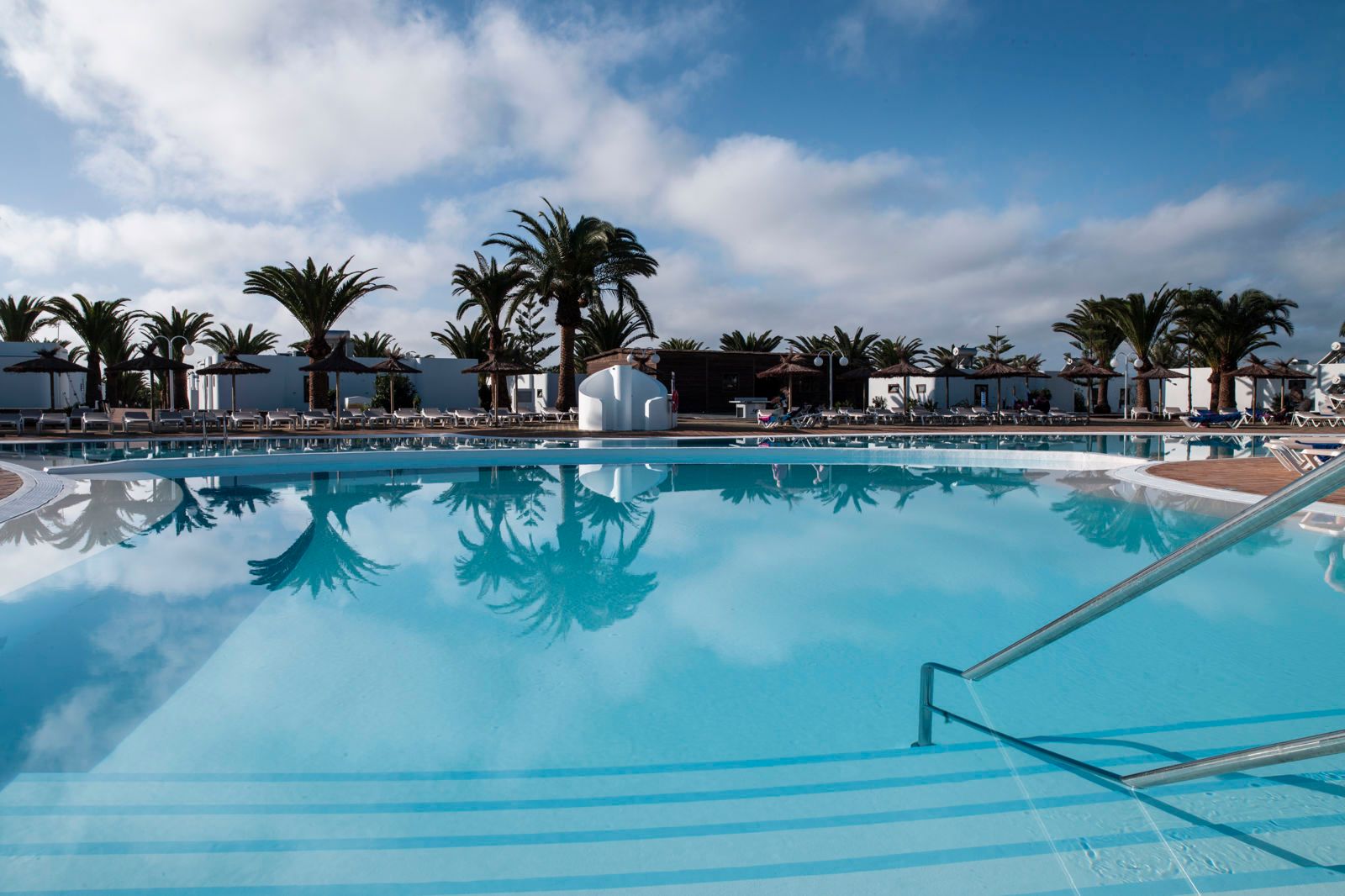 Hl Rio Playa Blanca Hotel — 2