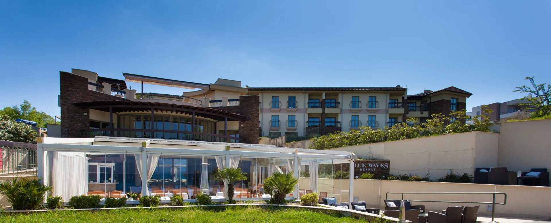 Blue Waves Resort