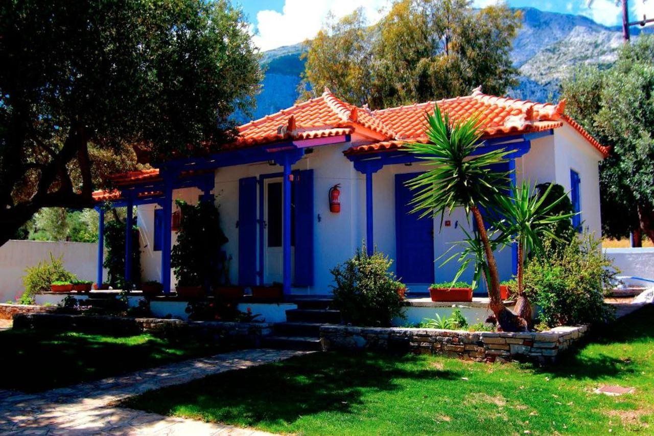 White Rock Apartments, Marathokampos