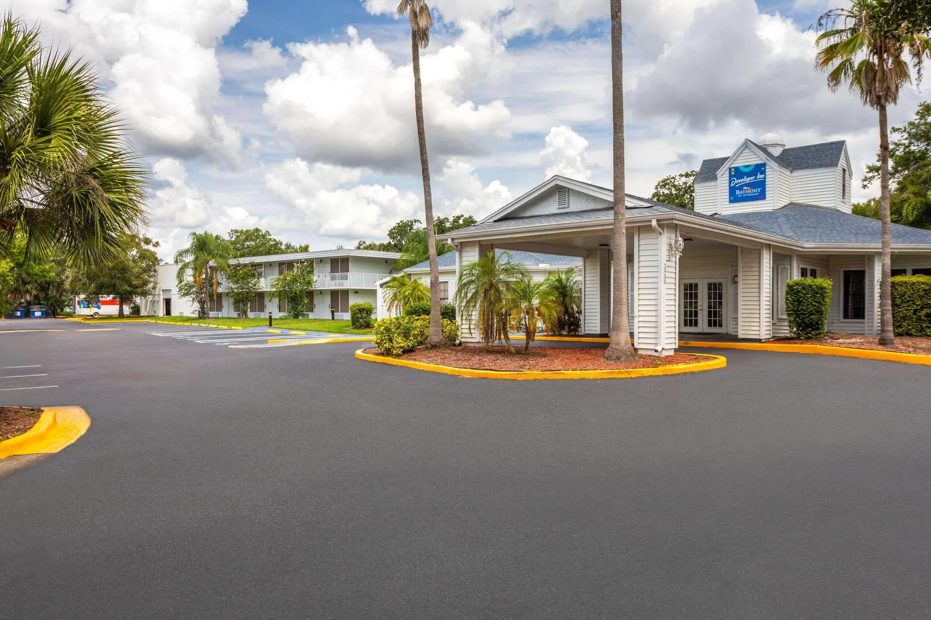 Howard Johnson by Wyndham Orlando Lake Buena Vista South — 2