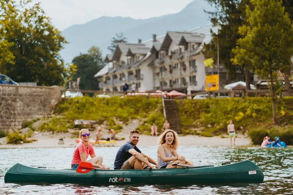 Hotel Jezero