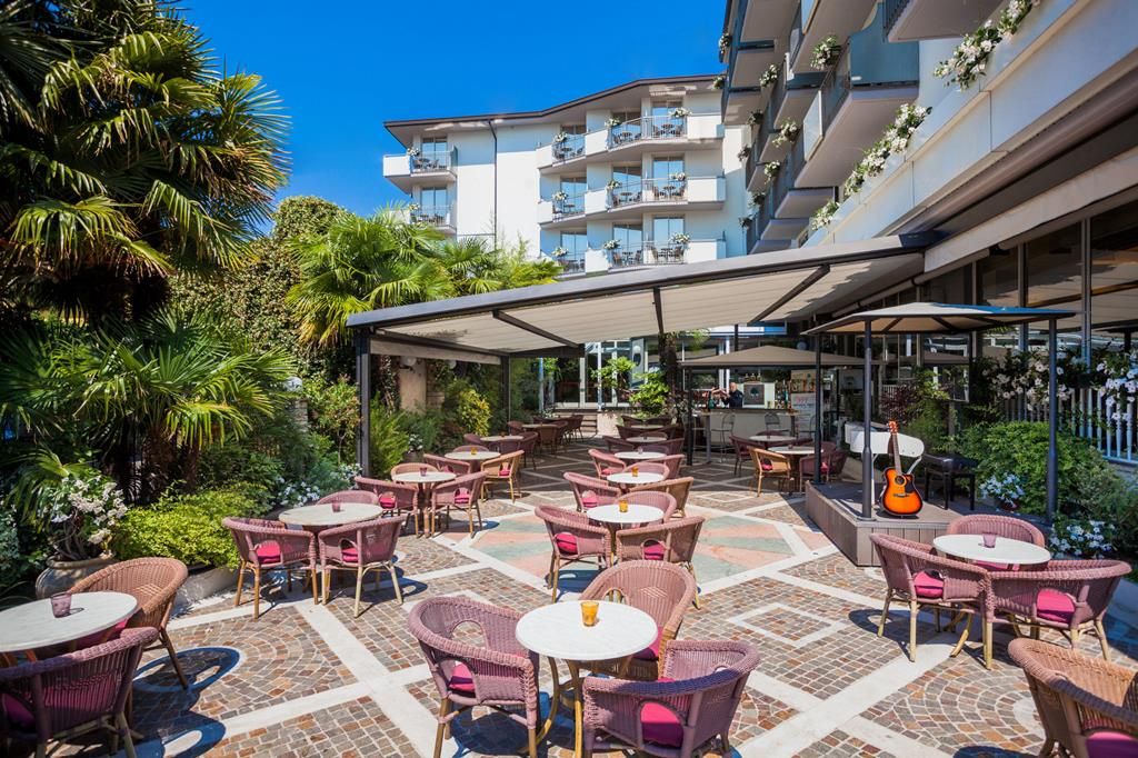 Hotel Continental — 2