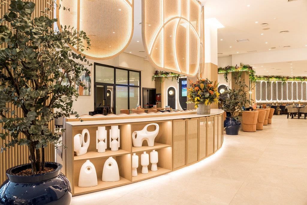 Hotel ILUNION Les Corts — 2