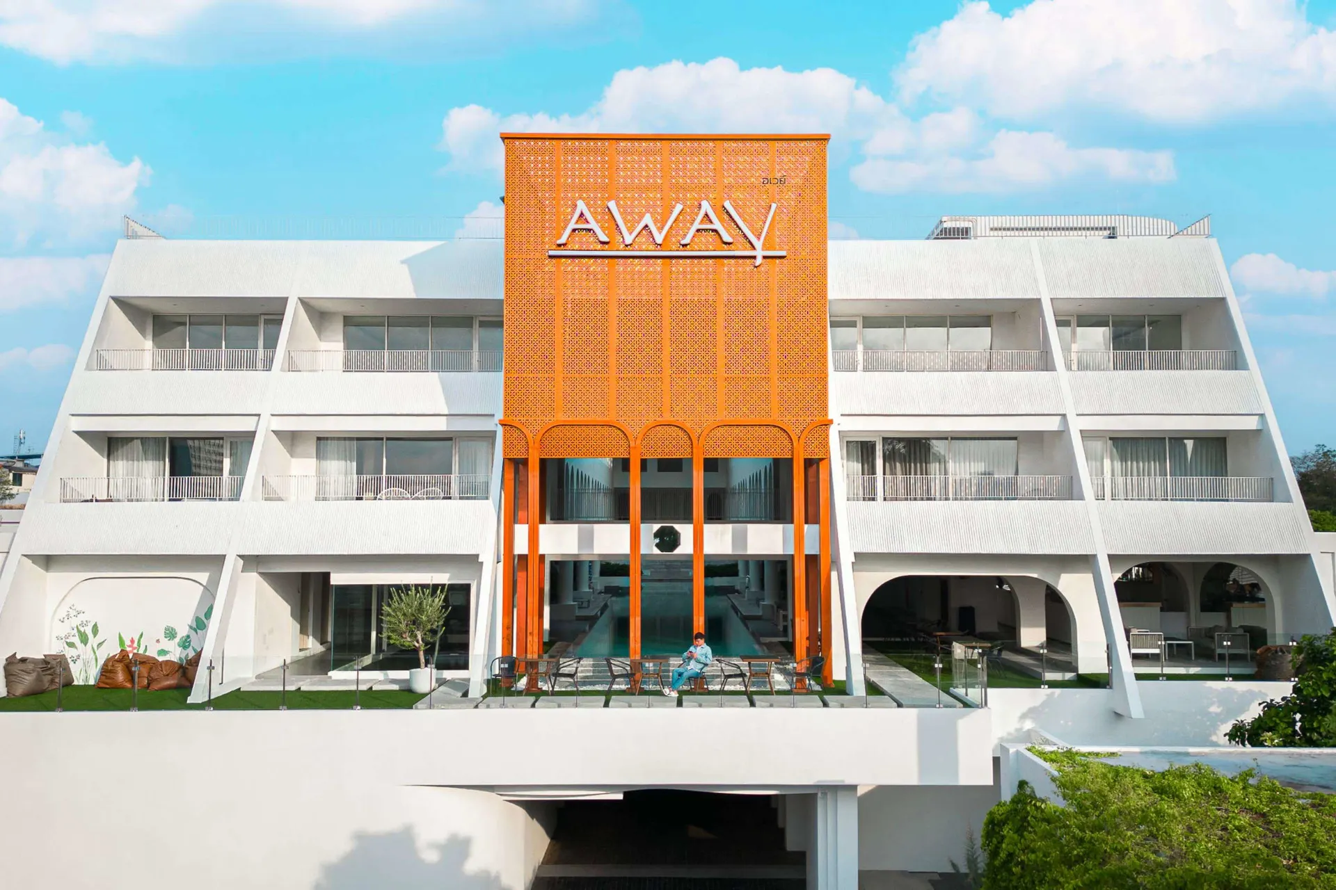 Away Bangkok Riverside Kene