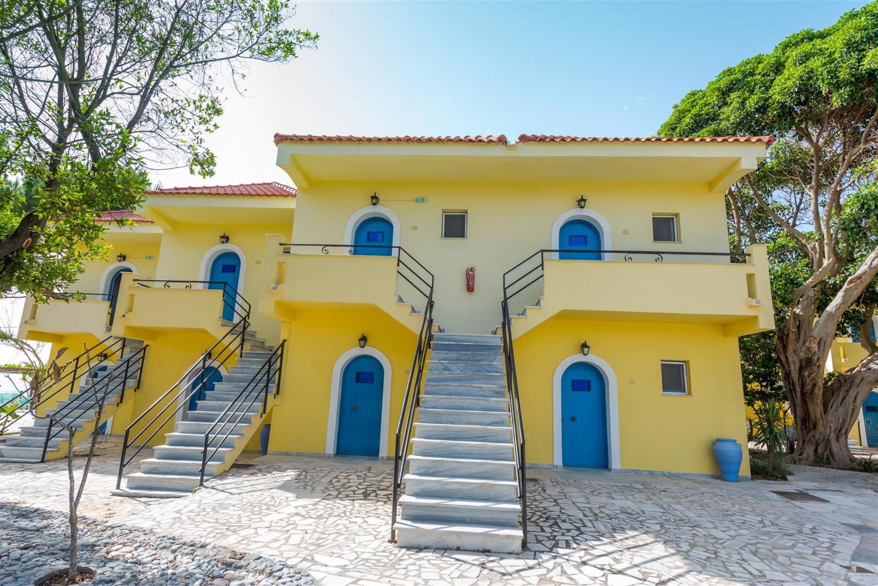 Ammes Hotel & Apartments, Svoronata