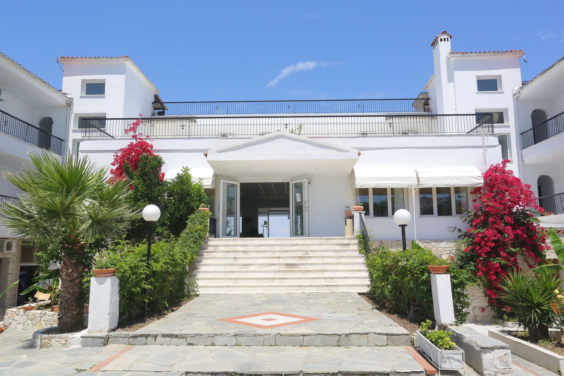 Hilltop Hotel, Hanioti