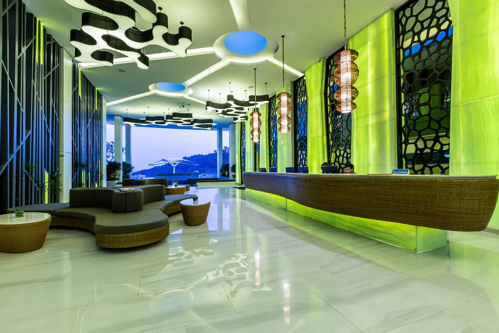Crest Resort & Pool Villas