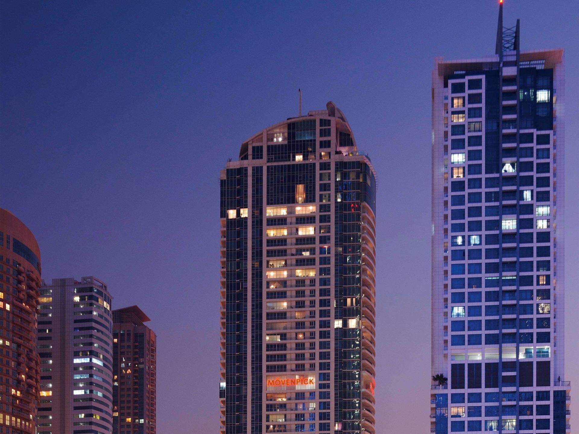 Mövenpick Hotel Jumeirah Lakes Towers — 2