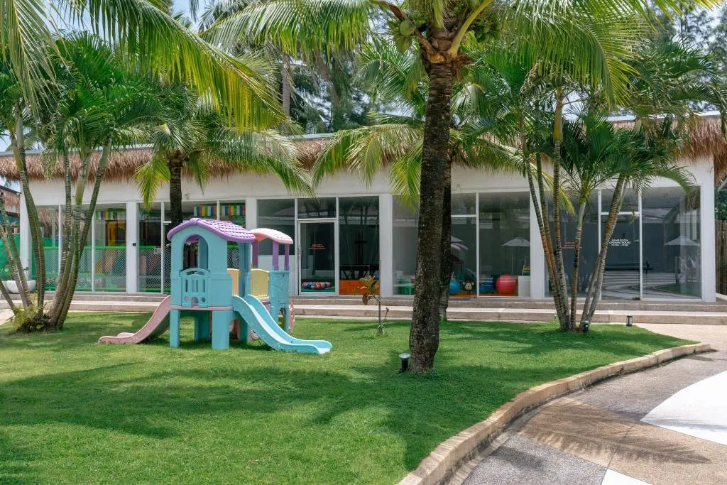 TUI SUNEO Arinara Bangtao, Bang Tao Beach