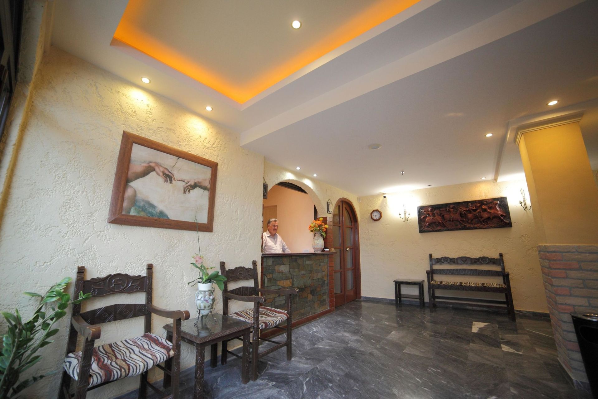 Erato Hotel, Gournes