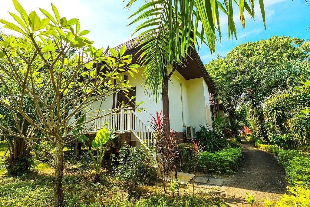 Lanta Klong Nin Beach Resort, Lanta Island