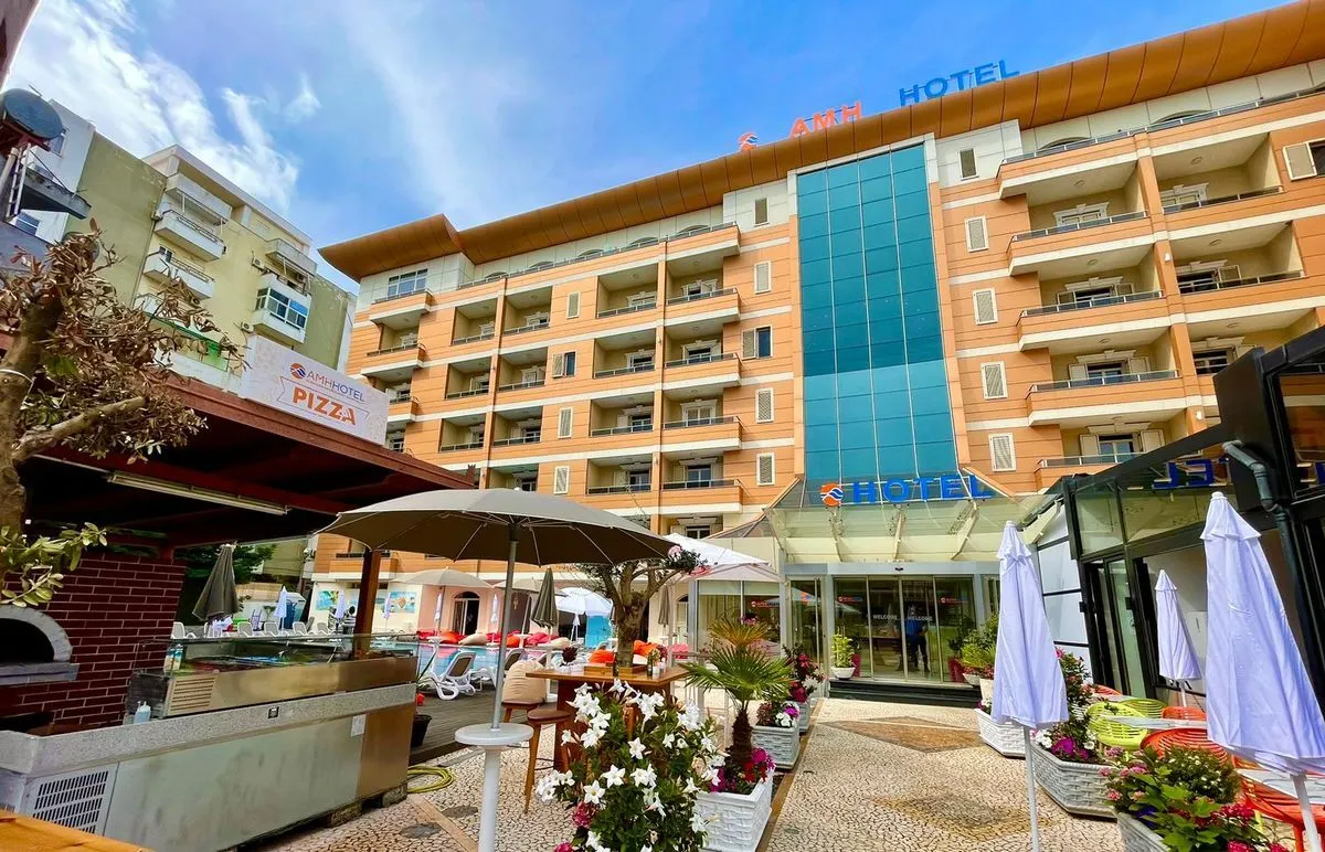 Voorkant AMH Hotel