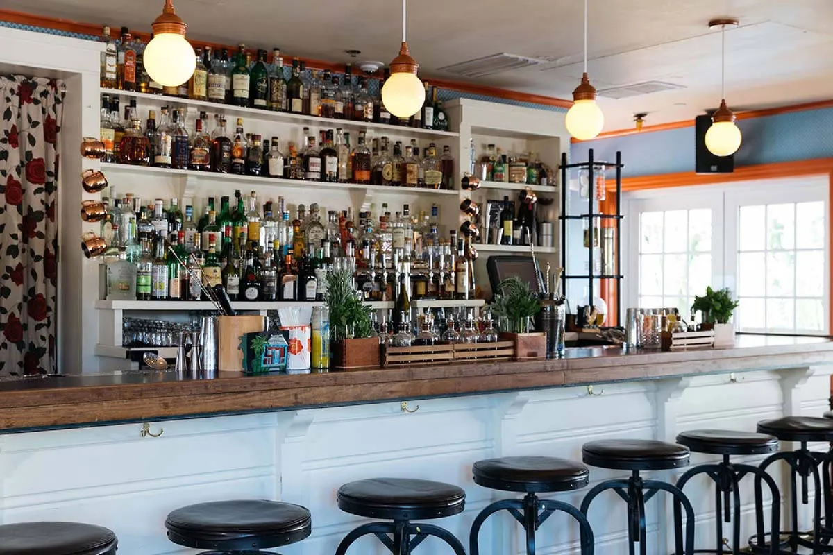 Bar