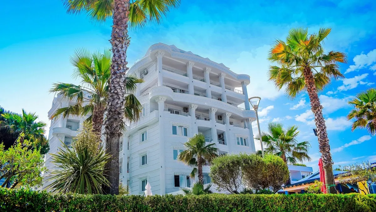 Mel Holiday Hotel