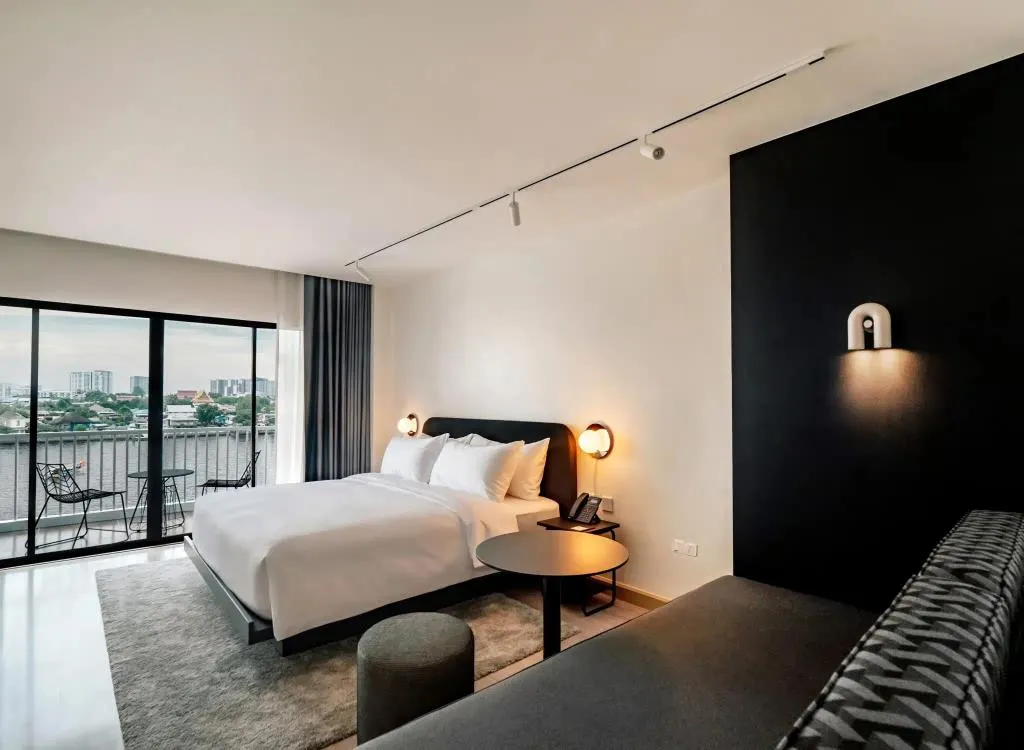 The StandardX Bangkok Phra Arthit