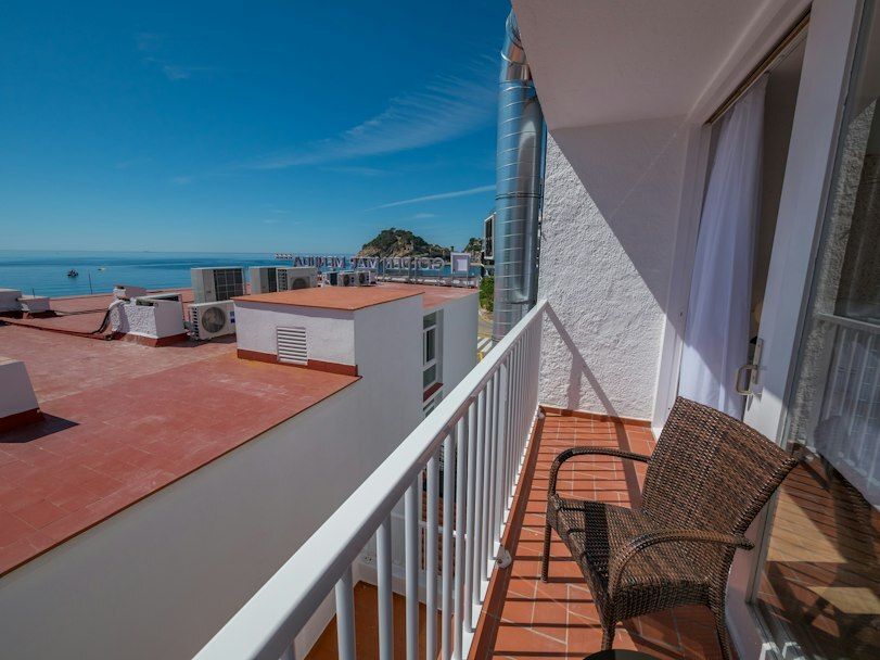 Golden Mar Menuda — 2