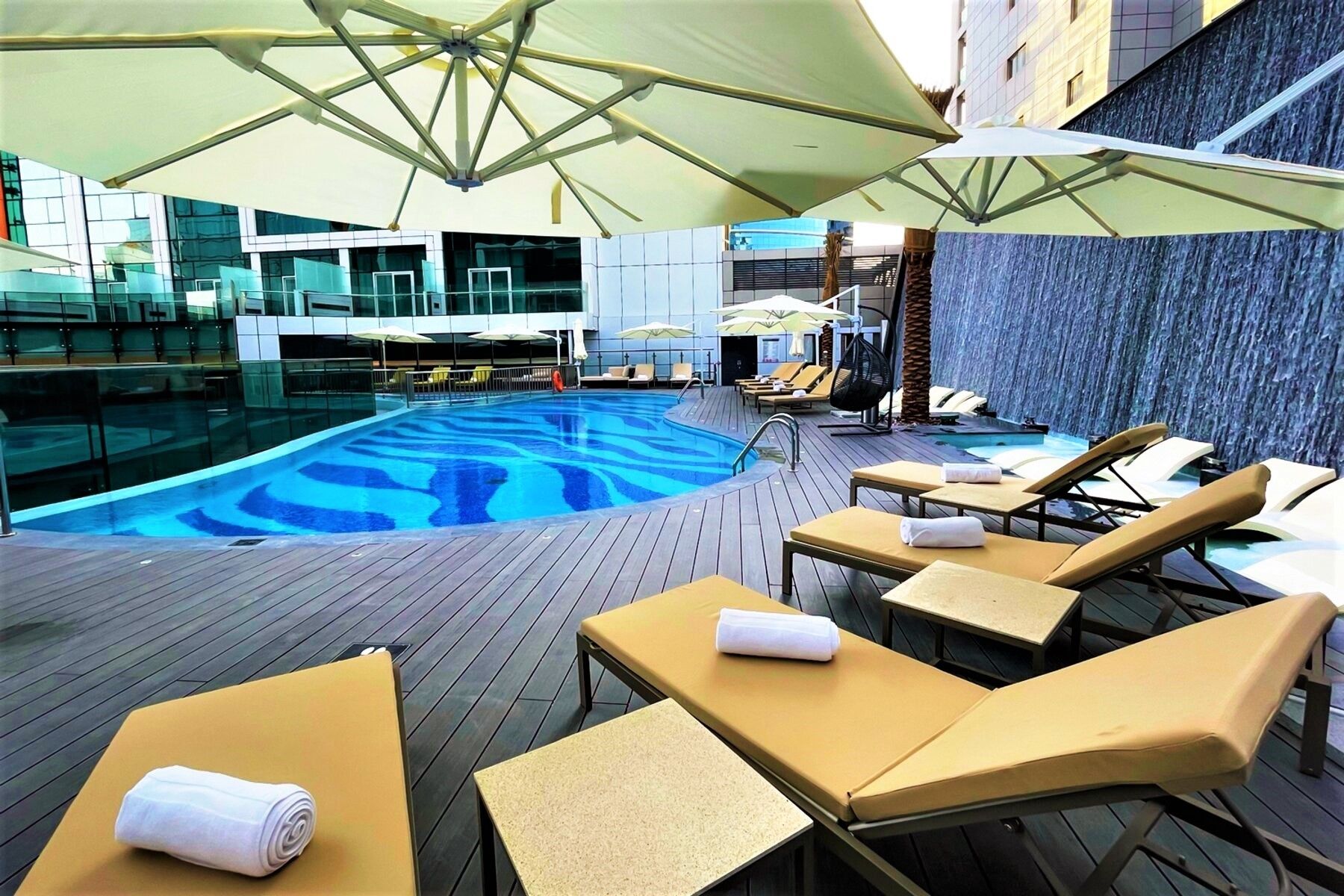Al Khoory Sky Garden Hotel — 2