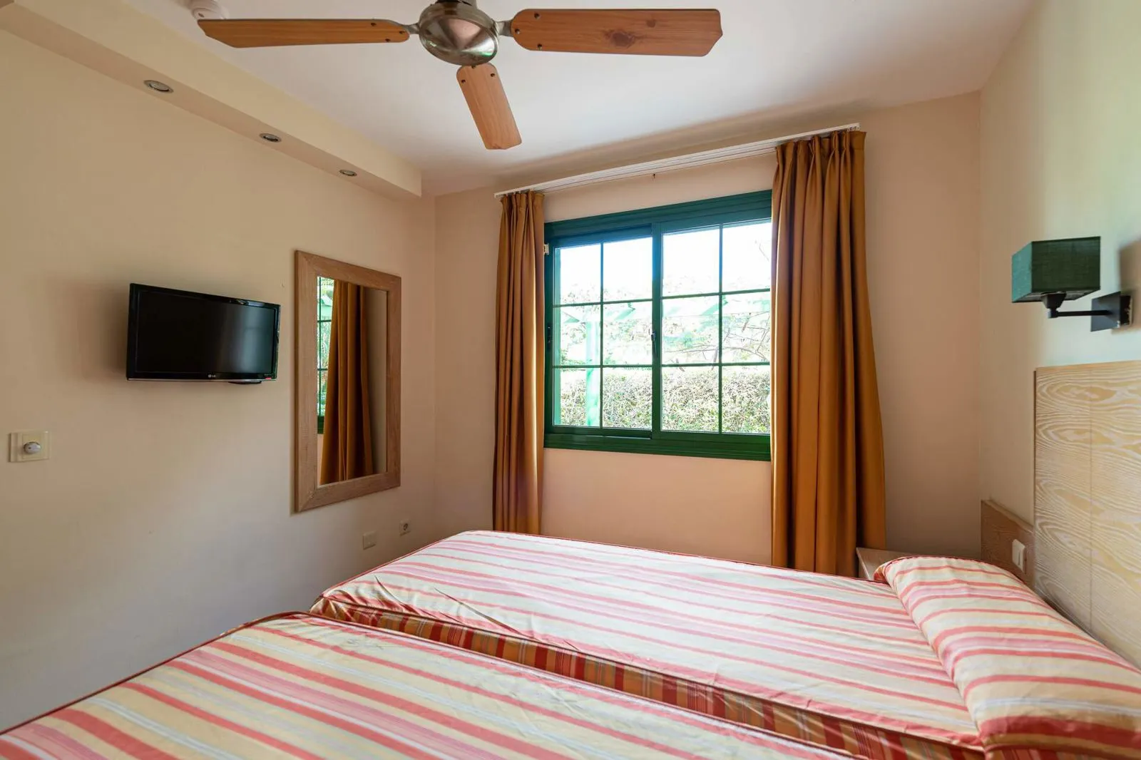 Cordial Sandy Golf Bungalows