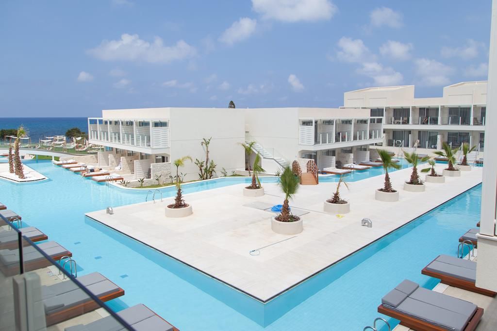 Insula Alba Sea Side Resort & Spa, Analypsi