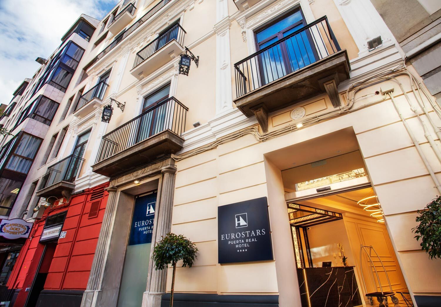 Eurostars Puerta Real — 2