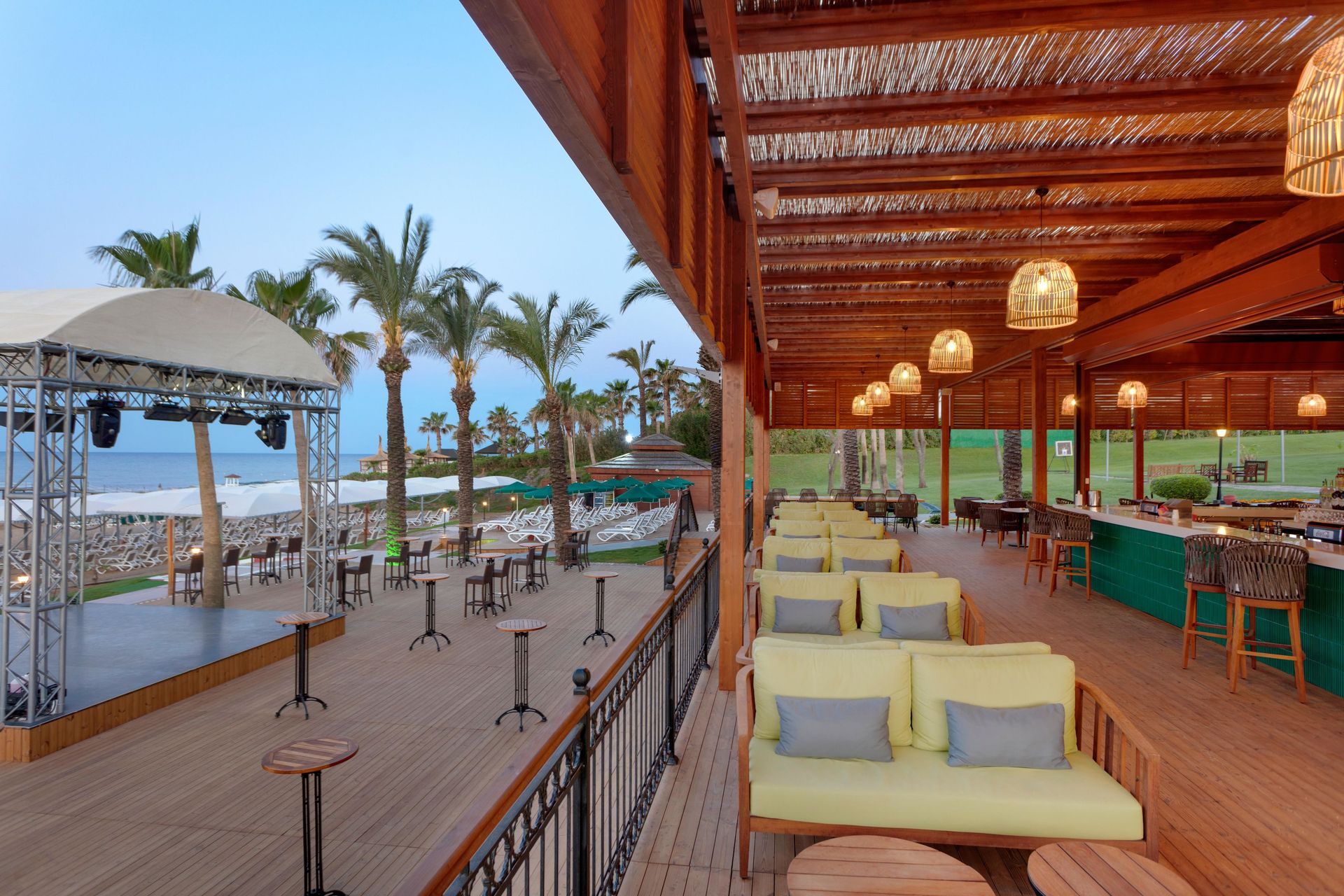 Dobedan Beach Resort Comfort Side — 2