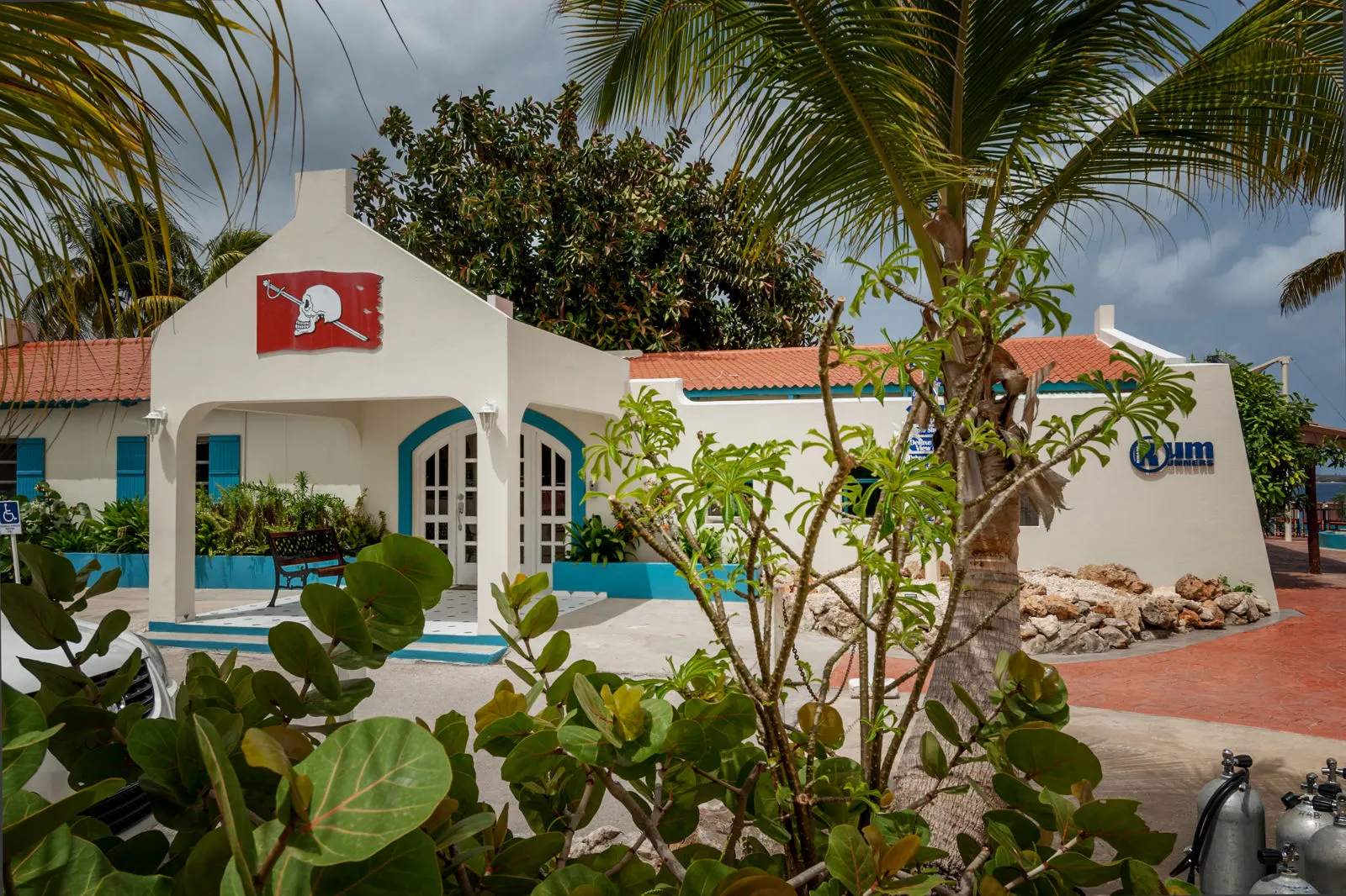 Captain Don's Habitat