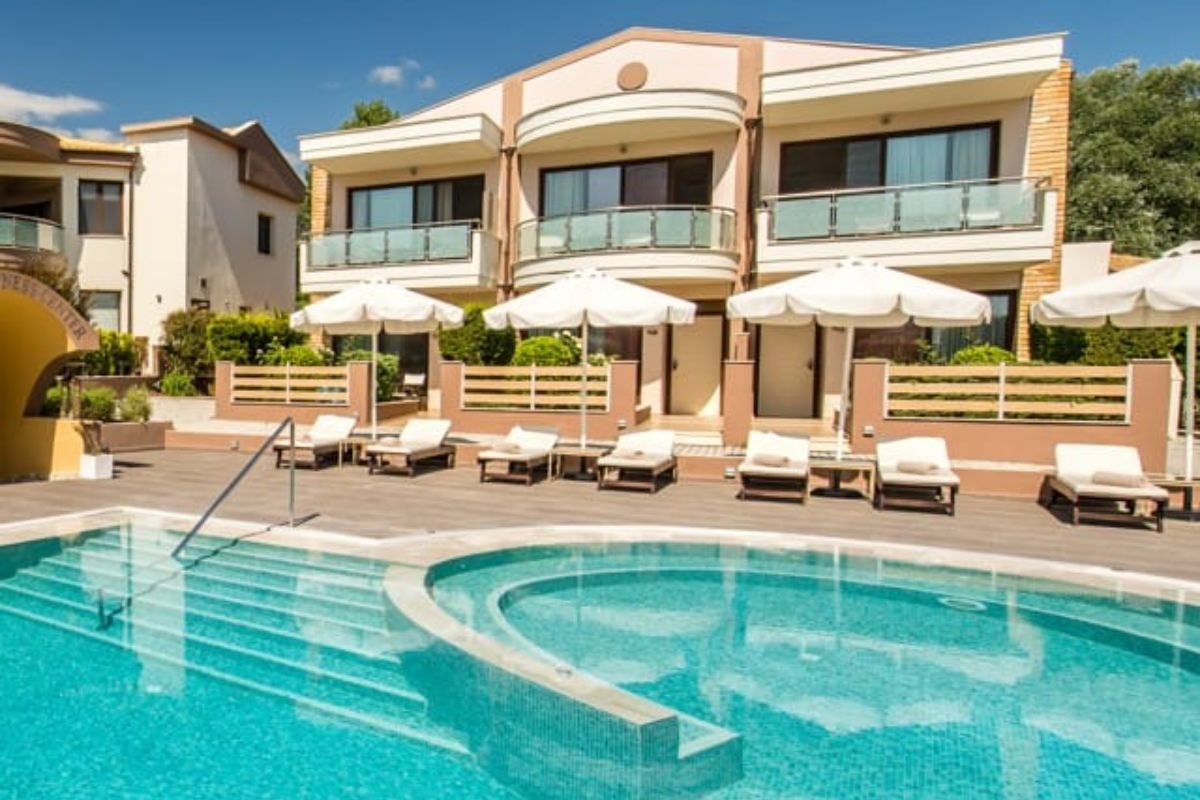 Alexandra Golden Boutique Hotel — 2