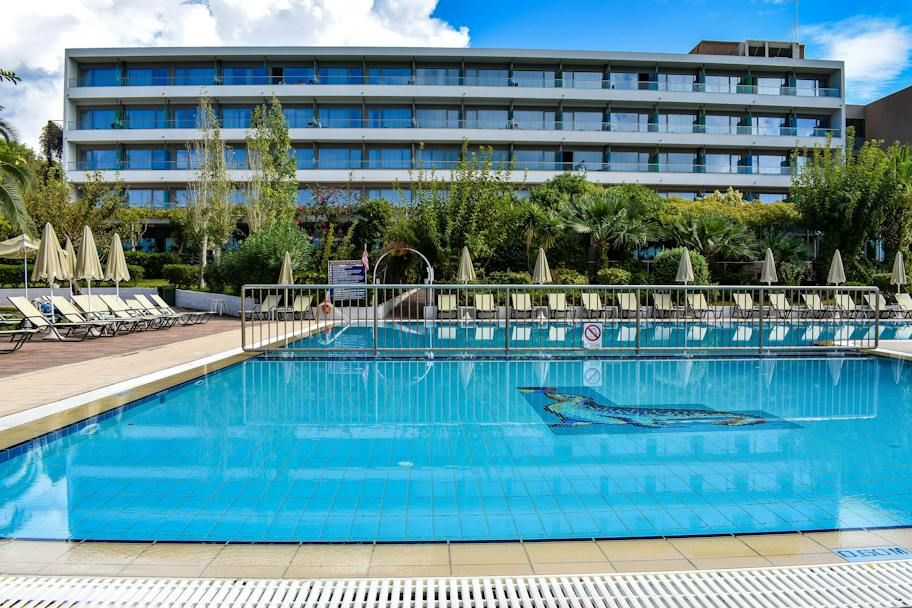 Mediterranee Hotel, Lassi