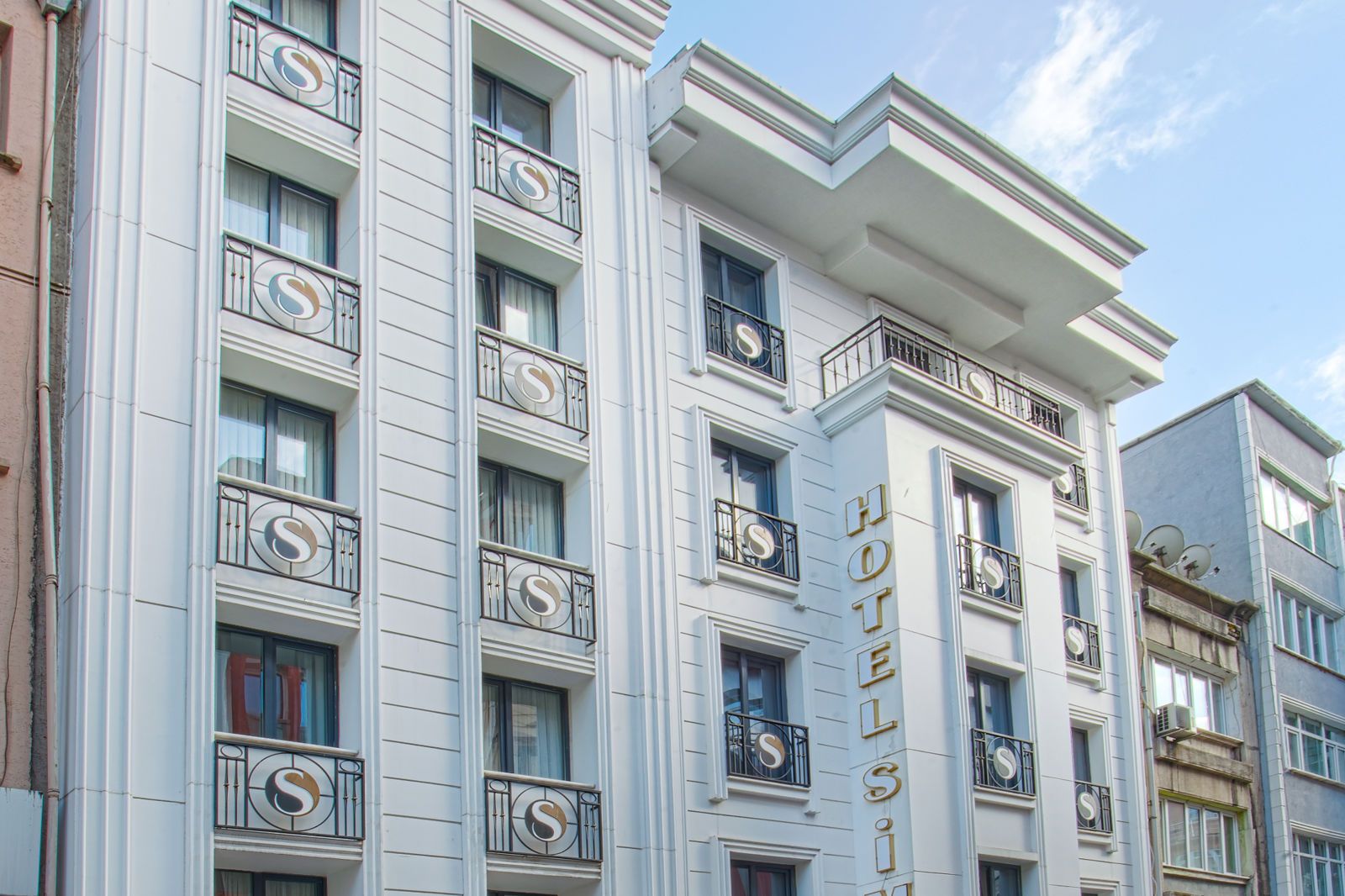 Sim Hotel — 2