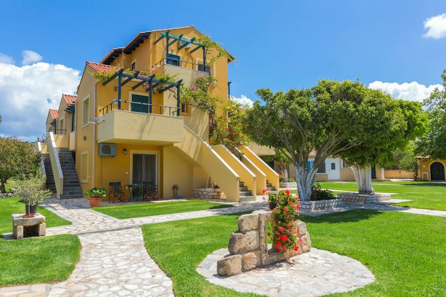 Sandy Beach Villas & Apartments, Svoronata