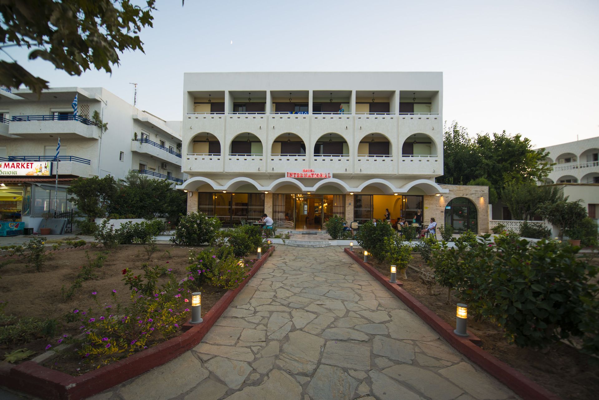 Hotel International — 2