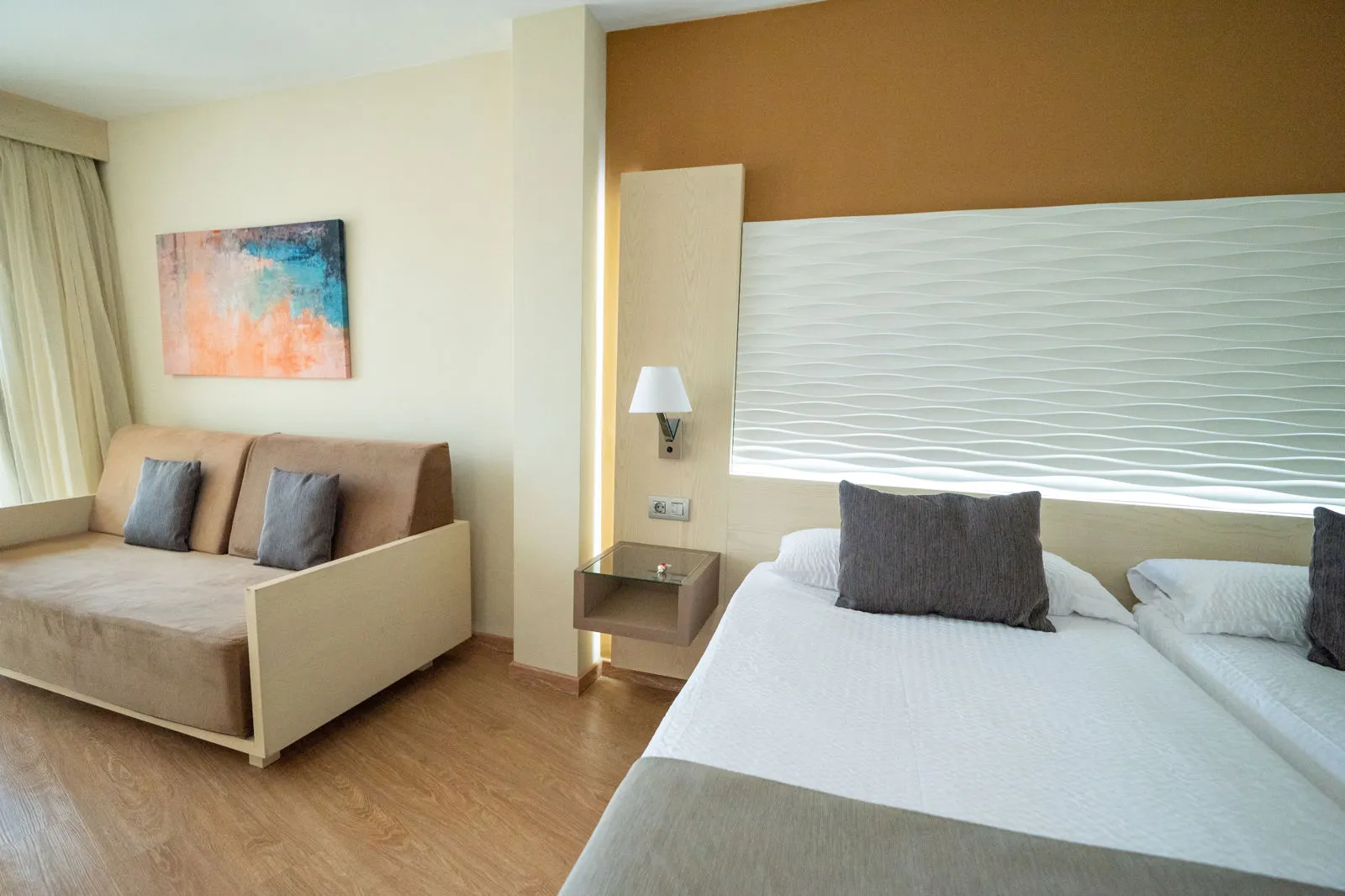 HL Suites Nardos